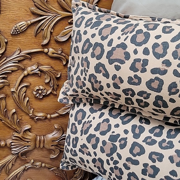 2-24"ร12" Linen like Leopard ๐ print rectangle large PILLOWS FABULOUS - Picture 4 of 4